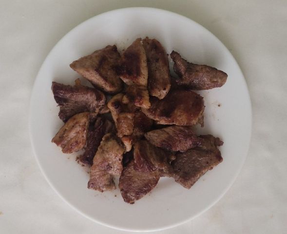 Свиная вырезка в томатном соусе на сковороде — рецепт с фото пошагово