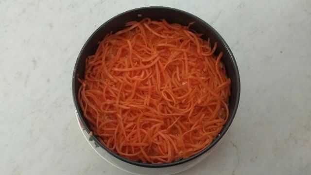 Салат с курицей и морковкой по-корейски
