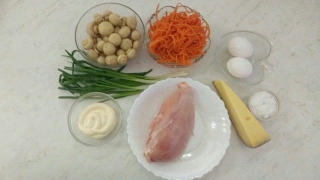 Рецепт приготовления салата из курицы, чернослива и грецкого ореха