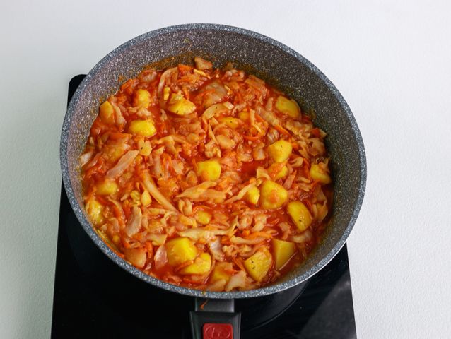 Как приготовить овощное рагу с картошкой, капустой и кабачками. Рецепт