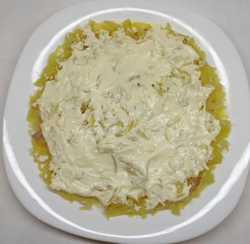 Салат с креветками и картофелем