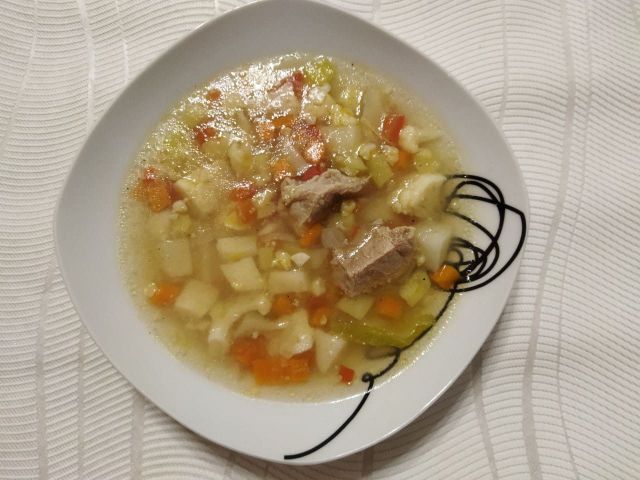 Суп с мясными консервами