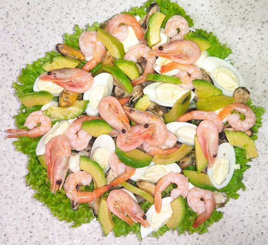 Салат из креветок с шампиньонами и зеленью рецепт – Европейская кухня: Салаты. «Еда»