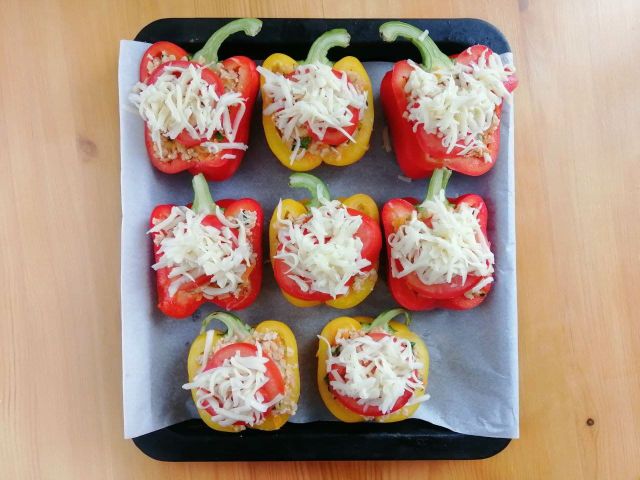 Фаршированные перцы с томатами
