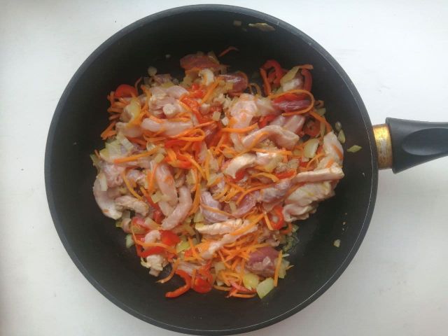 Салат из печени с морковью по-корейски и маринованным луком рецепт пошаговый с фото - luchistii-sudak.ru