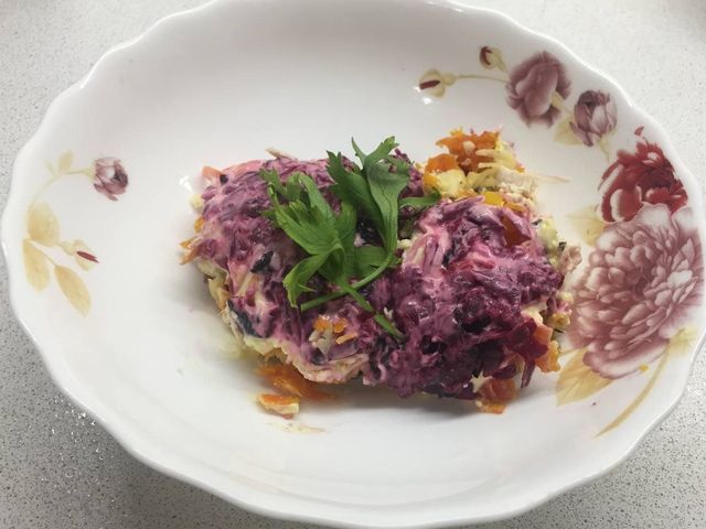 Салат из свеклы - 10 вкусных и простых рецептов c пошаговыми фото