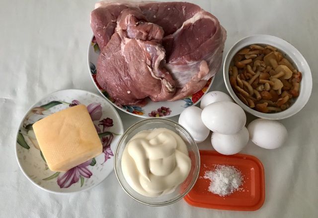 Мясной салат с грибами, пошаговый рецепт на ккал, фото, ингредиенты - Лана