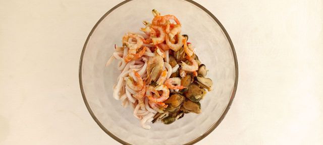 20 салатов из морепродуктов на любой вкус