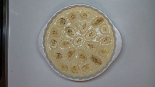 Простой банановый пирог в духовке