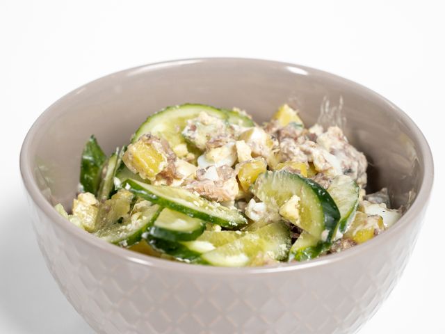 Салат из консервированной сардины: рецепт приготовления с фото