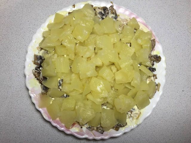 салат с ананасом и с грибами шампиньонами рецепт | Дзен
