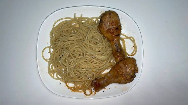 Спагетти с курицей в сметанном соусе — рецепт с фото пошагово