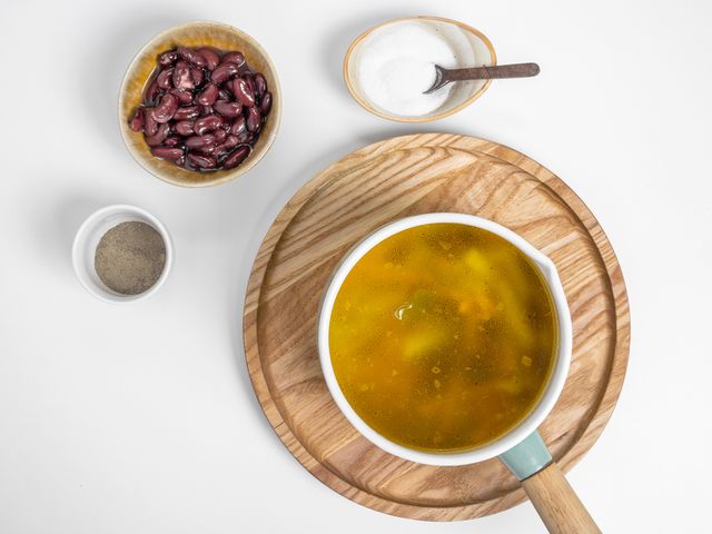 Пошаговый рецепт фасолевого супа с копченостями